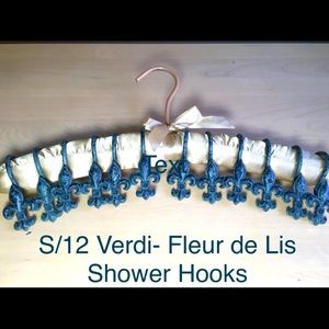 S/12 Verdi - Fleur de Lis Shower Hooks
